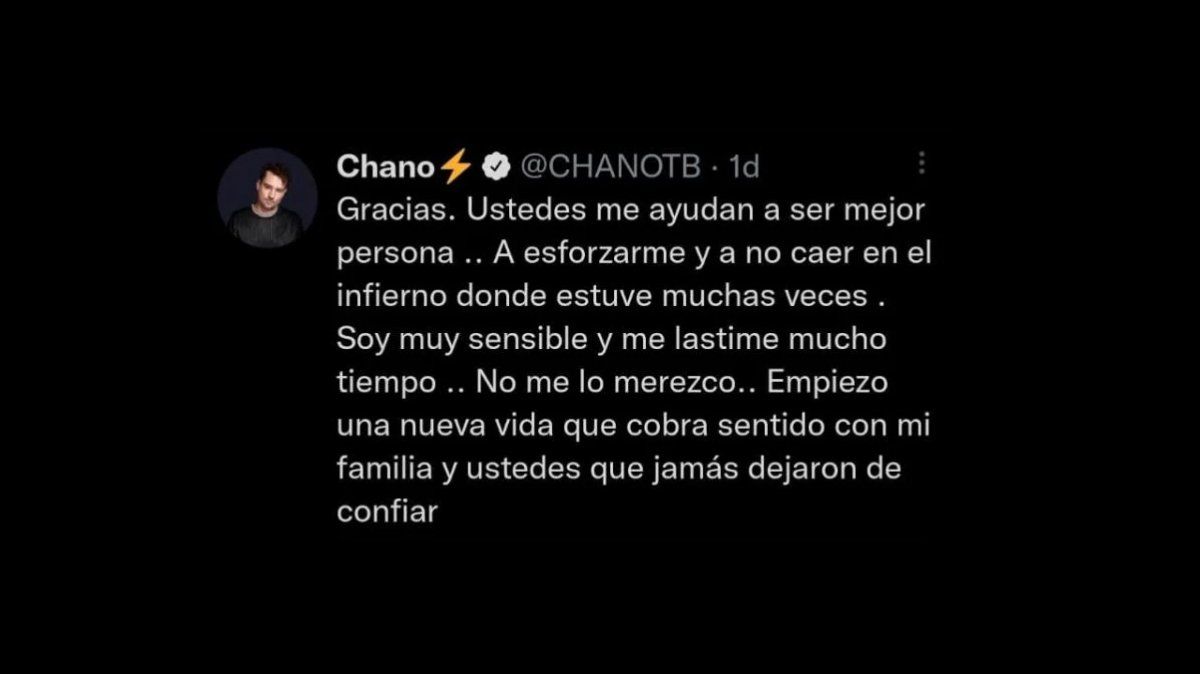 En diferentes tweets, el cantante se expresó y conversó con algunos de sus seguidores. 