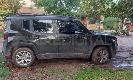 El vehículo robado es una Jeep Renegade el cual fue hallado en jurisdicción de la Comisaría 26.&nbsp;