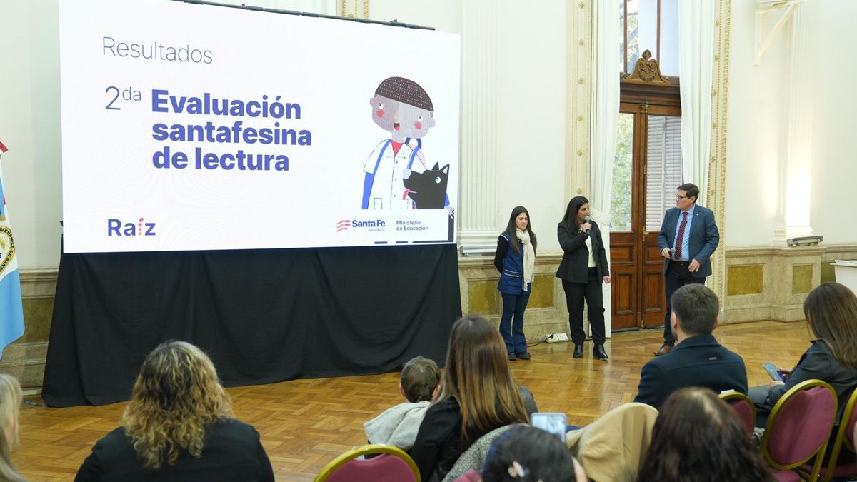 La presentación de los resultados del Plan Raíz se realizó en Rosario y destacó el avance de las políticas de alfabetización implementadas en escuelas públicas y privadas de Santa Fe. La presentación de los resultados del Plan Raíz se realizó en Rosario y destacó el avance de las políticas de alfabetización implementadas en escuelas públicas y privadas de Santa Fe.