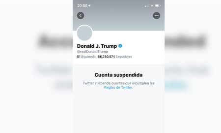 La red social Twitter suspendió permanentemente la cuenta del presidente de los Estados Unidos, Donald Trump, por el “riesgo de nuevas incitaciones a la violencia”. La red social Twitter suspendió permanentemente la cuenta del presidente de los Estados Unidos, Donald Trump, por el “riesgo de nuevas incitaciones a la violencia”.