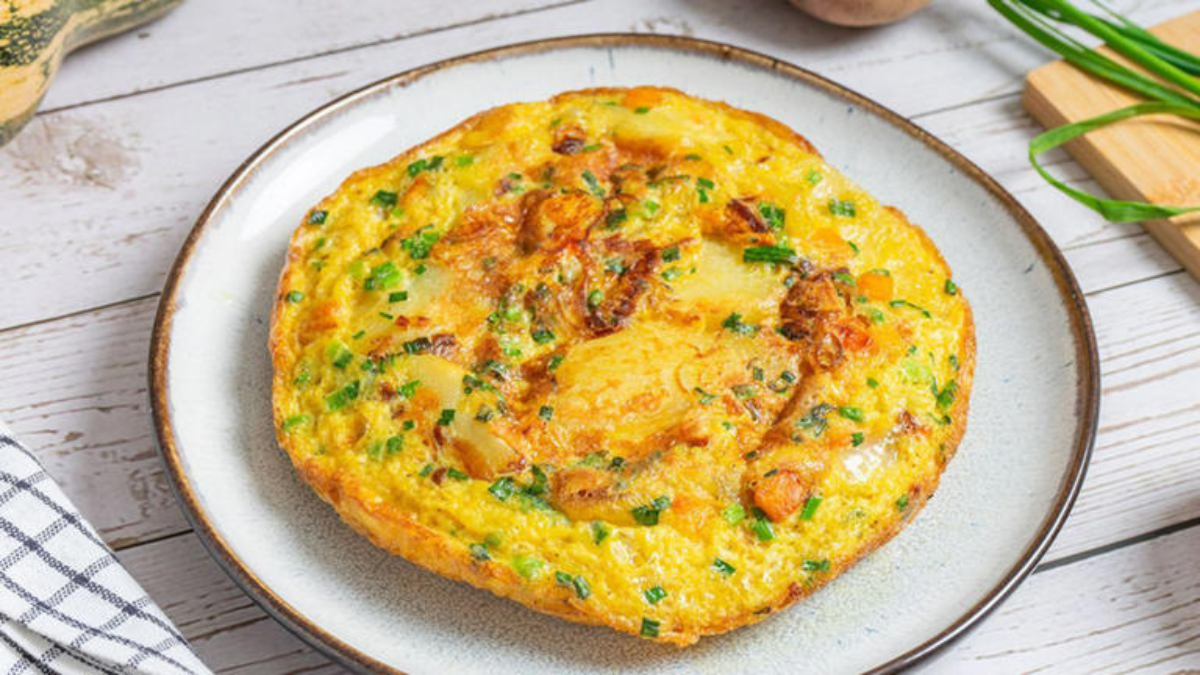 Chau papas: la tortilla de calabaza que se hace en 15 minutos y es el almuerzo más liviano de la semana