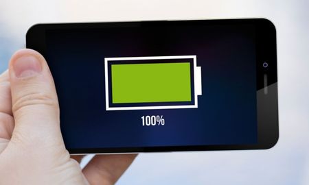 Cargar el celular parece una acción simple y automática. Cargar el celular parece una acción simple y automática.