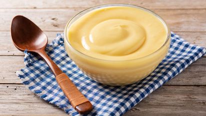 Crema pastelera casera en microondas: la receta fácil, rápida y sin grumos en pocos minutos