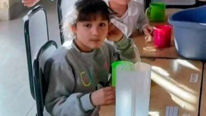 Un hombre arrastró a la hija de su pareja con su camioneta 50 metros y la mató