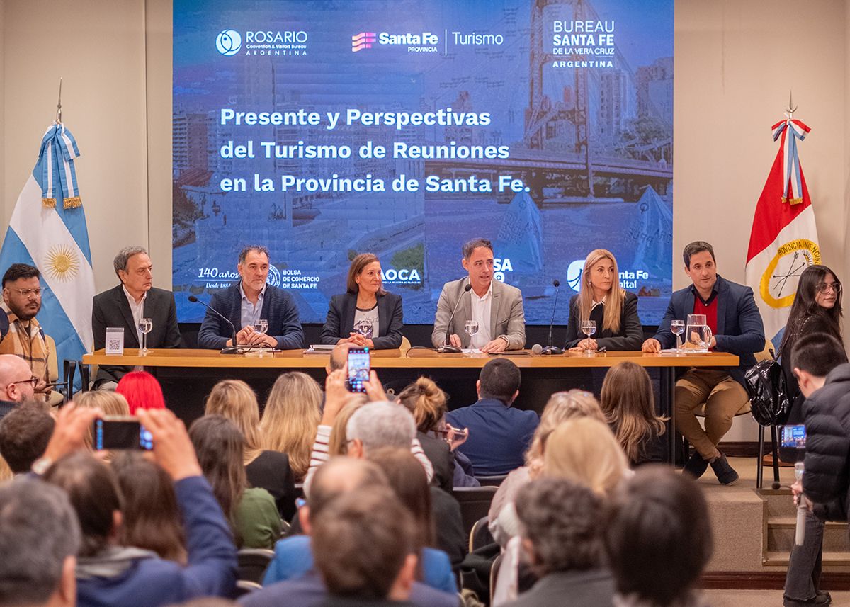 El acto se realizó en la sede de la Bolsa de Comercio de Santa Fe.