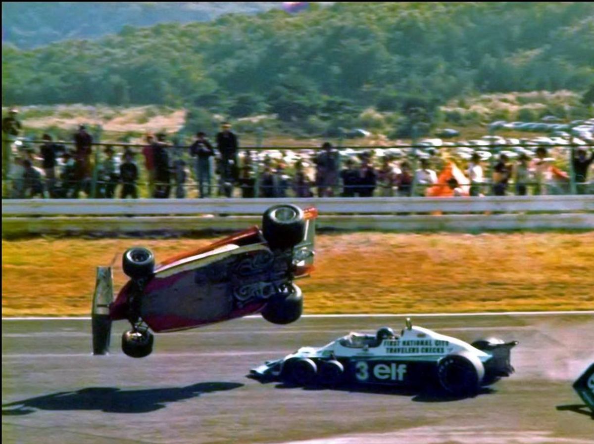 El 23 de octubre de 1977, en el GP de Japón, en el trazado de Fuji, el canadiense protagonizó un serio accidente. Cumplidas cinco vueltas y, al llegar a la primera curva del circuito, embistió desde atrás al Tyrrel P34-Cosworth del sueco Ronnie Peterson. La Ferrari voló espectacularmente y cayó en un sector donde había fotógrafos y espectadores mal ubicados, con un saldo de dos muertos (un banderillero y un fotógrafo) y una decena de heridos, algunos de ellos graves.