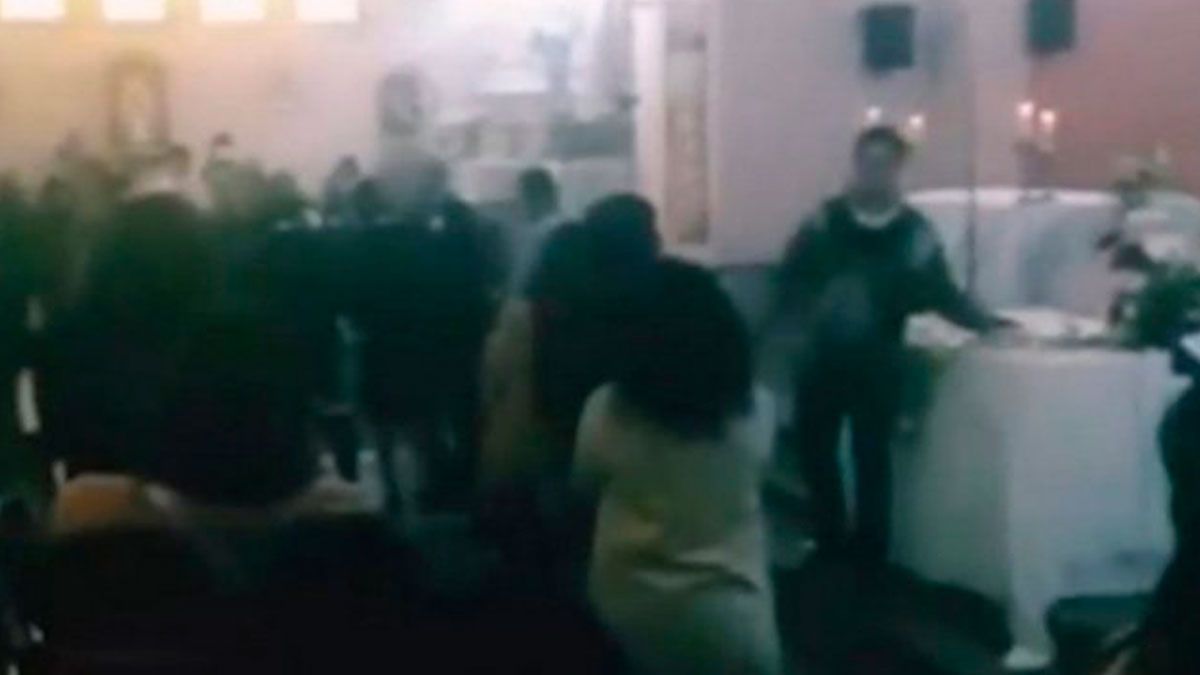 Se filtraron imágenes de la celebración religiosa en Justiniano Posse donde puede observarse la falta de barbijo y distanciamiento social.