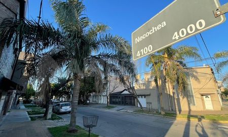 Mientras dormía durante la noche del sábado, una mujer de 70 años fue asaltada en su casa de Candioti norte, por tres personas. Mientras dormía durante la noche del sábado, una mujer de 70 años fue asaltada en su casa de Candioti norte, por tres personas.
