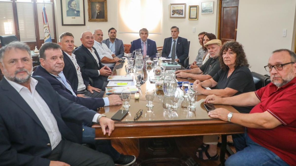 Este jueves se realizó la primera reunión del año entre estatales y Gobierno.