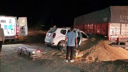 Tragedia en Entre Rios: murió una familia tras el choque entre una camioneta y un camión cerealero