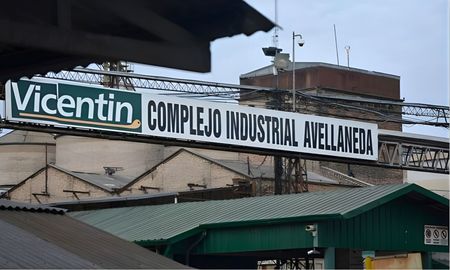 Grassi SA, por un lado, y Molinos Agro y LDC, por el otro, informaron que superaron las mayorías necesarias para controlar la empresa. Grassi SA, por un lado, y Molinos Agro y LDC, por el otro, informaron que superaron las mayorías necesarias para controlar la empresa.