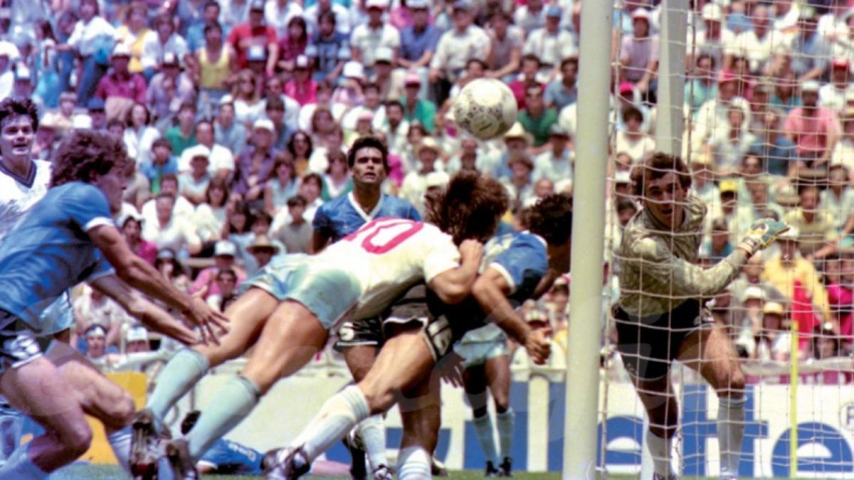 Julio Olarticoechea protagonizó una de las salvadas más importantes en la historia de los Mundiales frente a los delanteros ingleses.