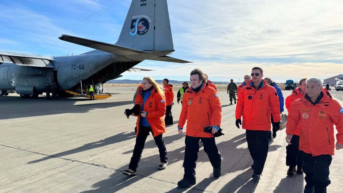 Javier Milei llegó a la antártida junto a su hermana y a otros integrantes del Gobierno.