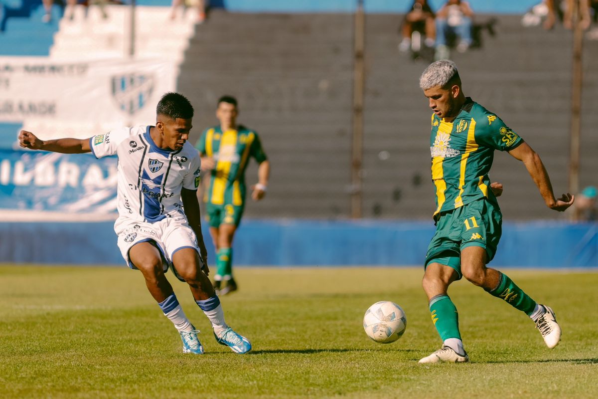 Aldosivi venció a Almagro y es el líder de la Zona B.