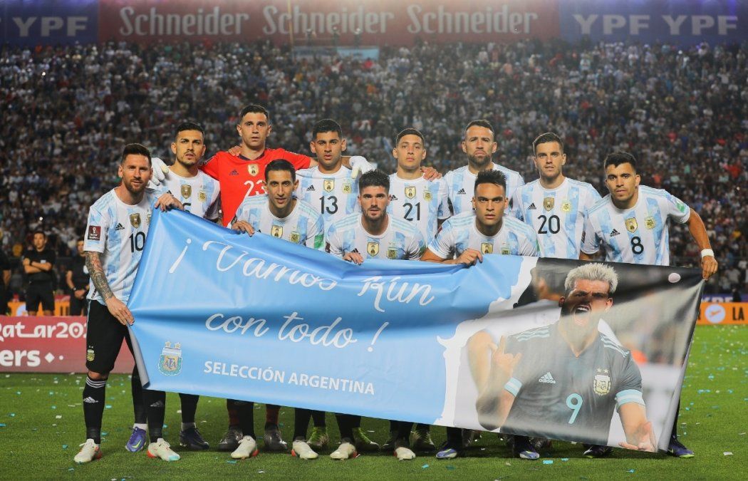 Los jugadores de la Selección Argentina le dedicaron un mensaje a Sergio Kun Agüero, quien se recupera de una arritmia cardíaca.