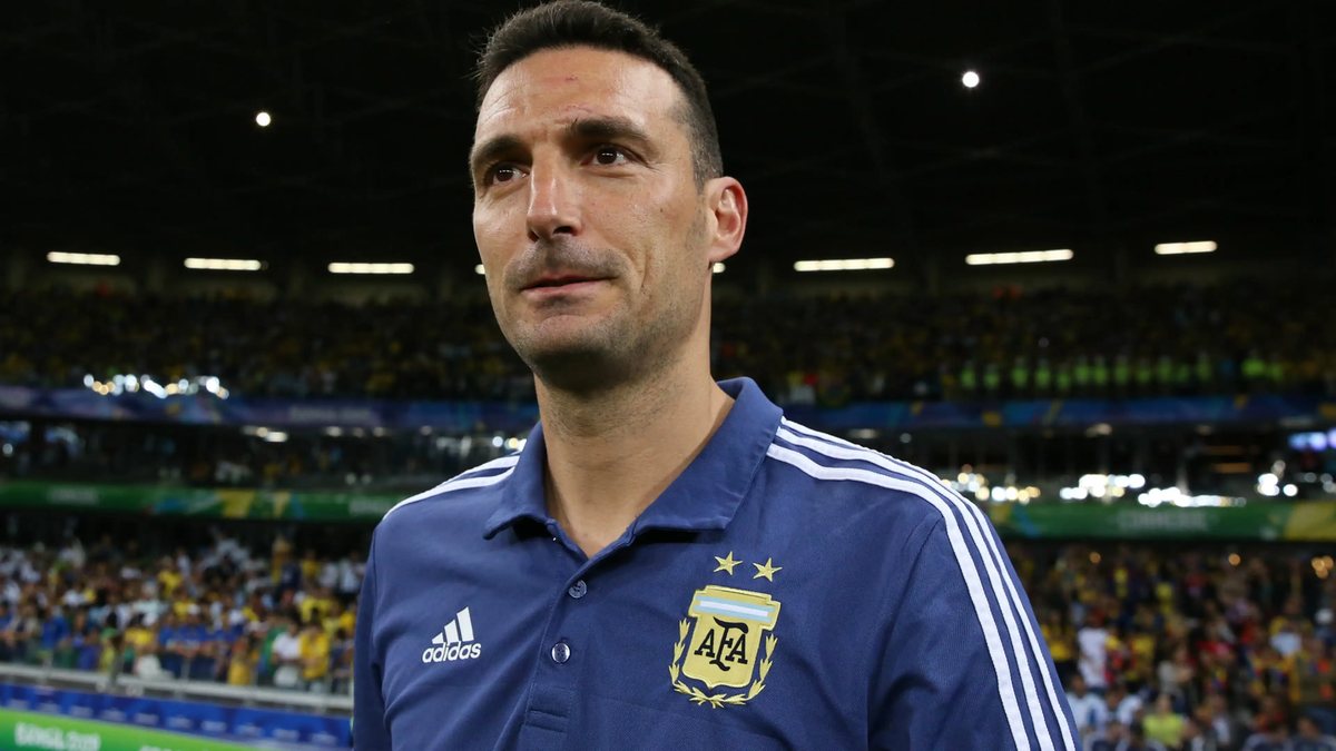 Lionel Scaloni se animó a elegir entre Lionel Messi y Diego Maradona. El entrenador de la Selección Argentina fue distinguido al ganar el premio a Mejor Entrenador de América en 2022 y recordó la conquista del Mundial de Qatar 2022.