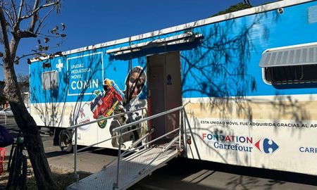 El camión CONIN llegó a Santa Fe para realizar controles médicos y nutricionales. El camión CONIN llegó a Santa Fe para realizar controles médicos y nutricionales.