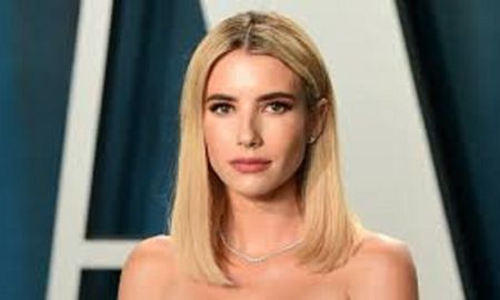 Emma Roberts feliz con su embarazo.&nbsp;