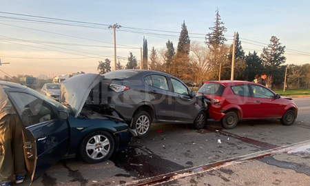 Un choque en cadena involucró a cuatro autos en la Autovía 19. Un choque en cadena involucró a cuatro autos en la Autovía 19.
