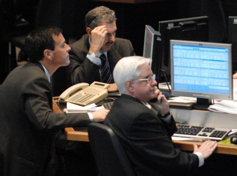 Las acciones argentinas en Wall Street cayeron un 60% y la tasa de interés del BCRA subió al 74%