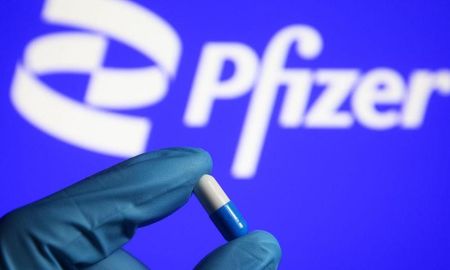 Paxlovid es el primer medicamento antiviral de administración oral recomendado en la UE para el tratamiento de Covid-19. Paxlovid es el primer medicamento antiviral de administración oral recomendado en la UE para el tratamiento de Covid-19.
