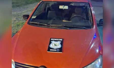 Madrugada violenta en Santa Fe: robaron un auto y lo hallaron abandonado a pocas cuadras Madrugada violenta en Santa Fe: robaron un auto y lo hallaron abandonado a pocas cuadras