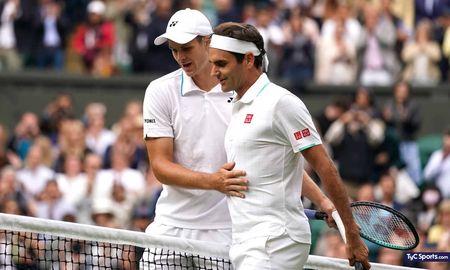 Roger Federer cayó ante Hubert Hurkacz y quedó eliminado de Wimbledon. Roger Federer cayó ante Hubert Hurkacz y quedó eliminado de Wimbledon.