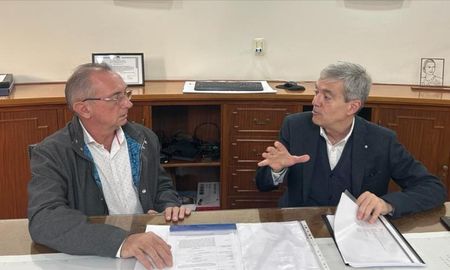 Los ministros de Economía, Walter Agosto y de Producción, Daniel Costamagna lanzaron créditos para productores. Los ministros de Economía, Walter Agosto y de Producción, Daniel Costamagna lanzaron créditos para productores.