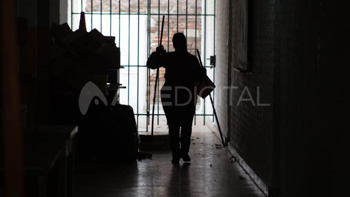 Comenzó la limpieza de los establecimientos escolares que permanecen cerrados desde el 16 de marzo.