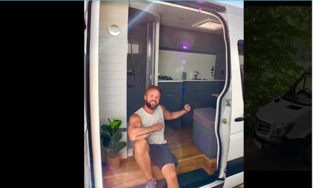 Transformó su camioneta en una lujosa mini vivienda. Transformó su camioneta en una lujosa mini vivienda.