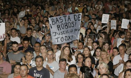 El gobernador de la provincia de Santa Fe, Omar Perotti, promulgó este miércoles la ley de víctimas de la inseguridad. El gobernador de la provincia de Santa Fe, Omar Perotti, promulgó este miércoles la ley de víctimas de la inseguridad.