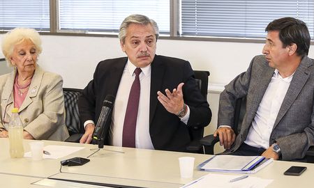 Fernández subrayó la importancia de la reunión del Plan Argentina contra el Hambre. Fernández subrayó la importancia de la reunión del Plan Argentina contra el Hambre.
