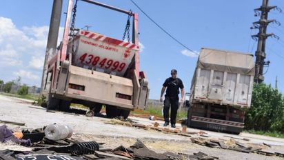 Chocaron dos camiones en el sur de Santa Fe: trasladaron a uno de los heridos en helicoptero sanitario