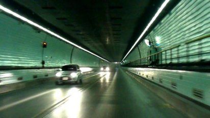 El choque de un camión contra una camioneta, el recuerdo del primer accidente grave en el túnel