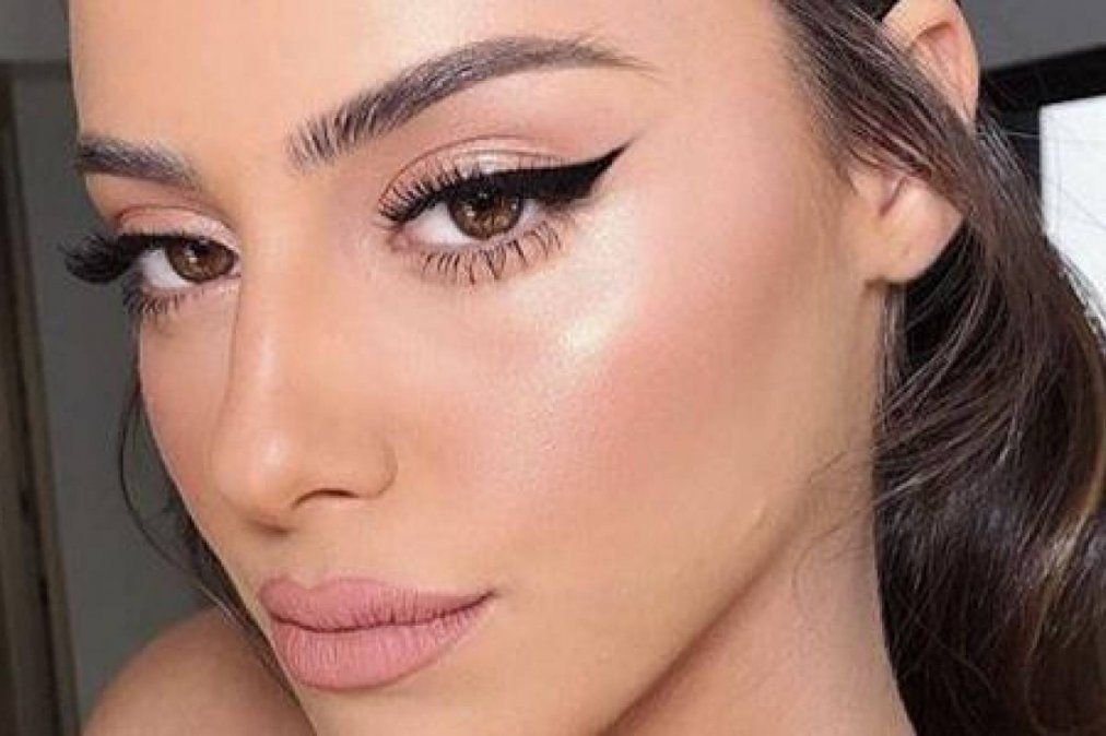 Delineado ala de &aacute;ngel paso a paso