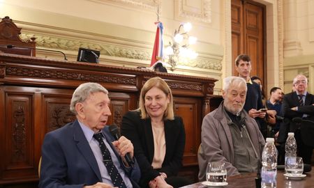 Homenaje en el Senado a Landriscina y Menapace: un reconocimiento a la cultura popular santafesina Homenaje en el Senado a Landriscina y Menapace: un reconocimiento a la cultura popular santafesina