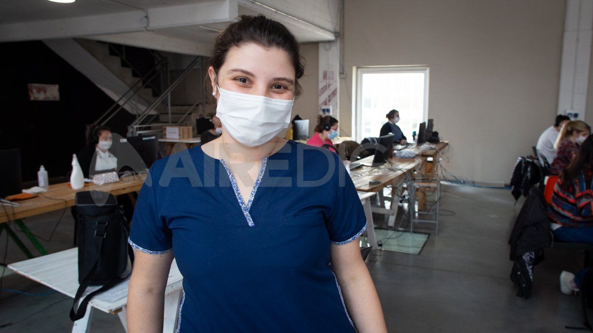 Florencia Cañadas, médica del 0800, indicó que ellos atienden a las personas que llaman cuanto presentan síntomas compatibles con covid.