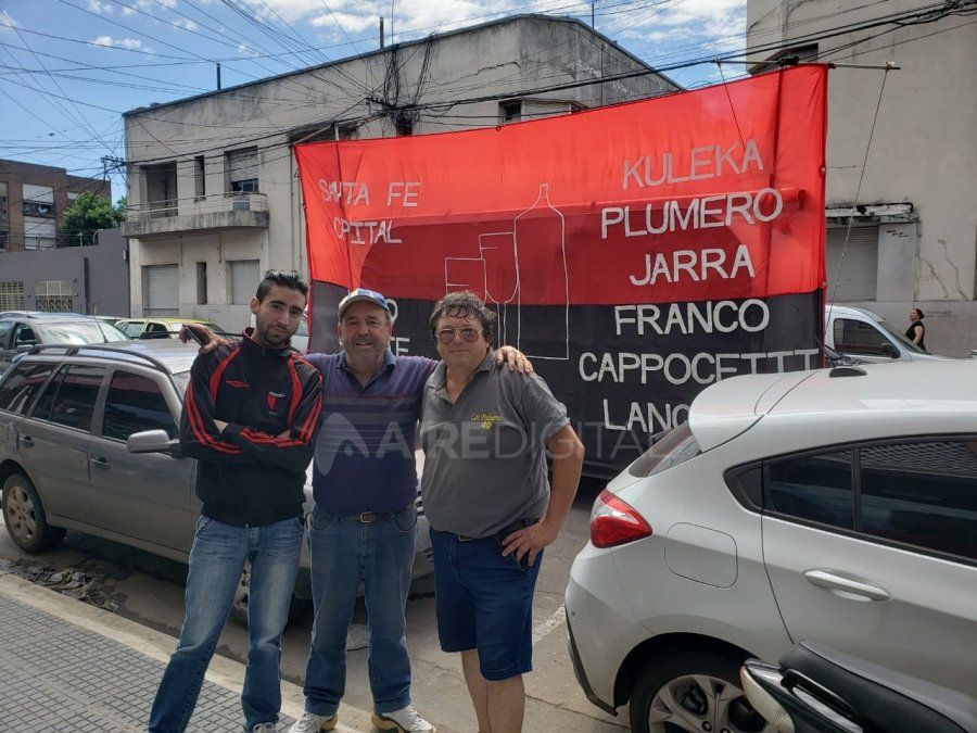La banda de Plumero: conocé a este grupo que viaja a Paraguay a ver Colón