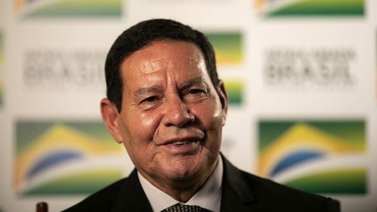 Mourão le habría indicado a Alckmin por mensaje de texto que se ponía a disposición para dar comienzo a la transición.