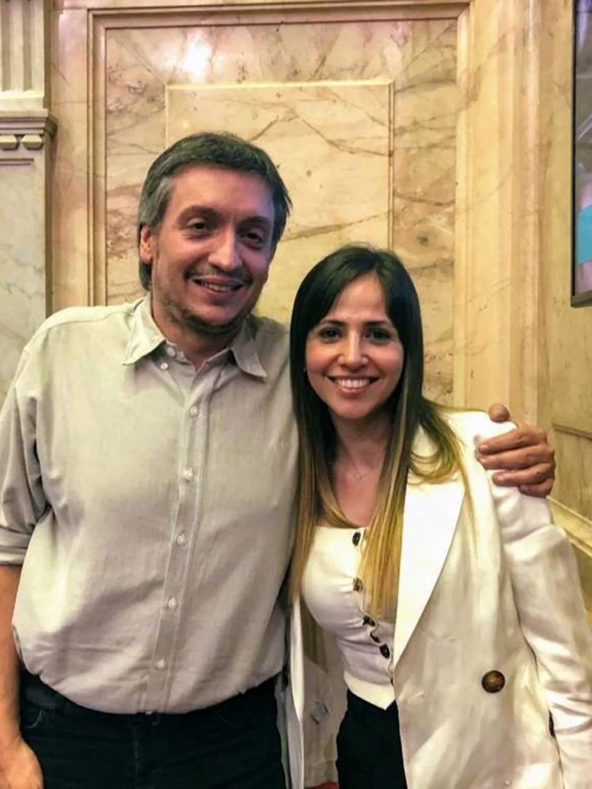 Máximo Kirchner y Romina Uhrig, en el recinto de la Cámara de Diputados (Facebook)