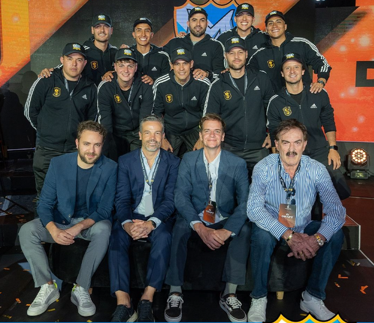 Ricardo Antonio La Volpe el DT de Muchachos. Ricardo Antonio La Volpe el DT de Muchachos.