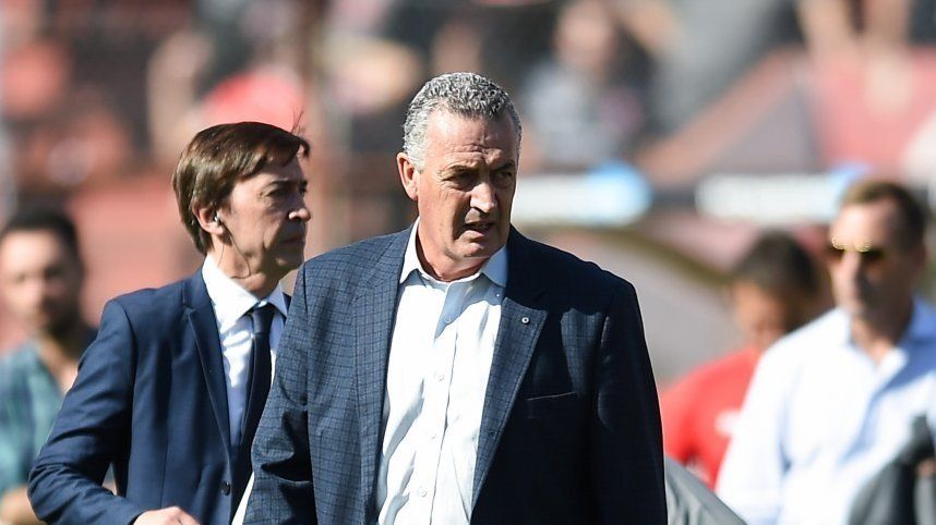 Todos los caminos conducen a Gustavo Alfaro