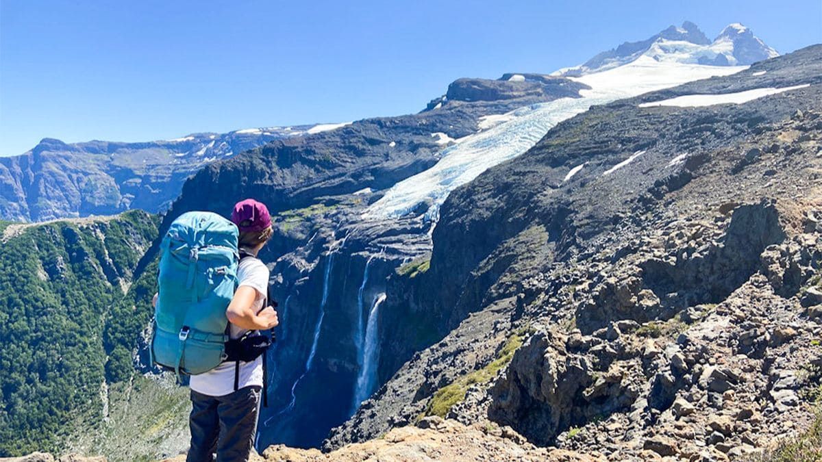 El sendero al Glaciar Castaño Overa es muy recorrido por los turistas que aman la aventura.