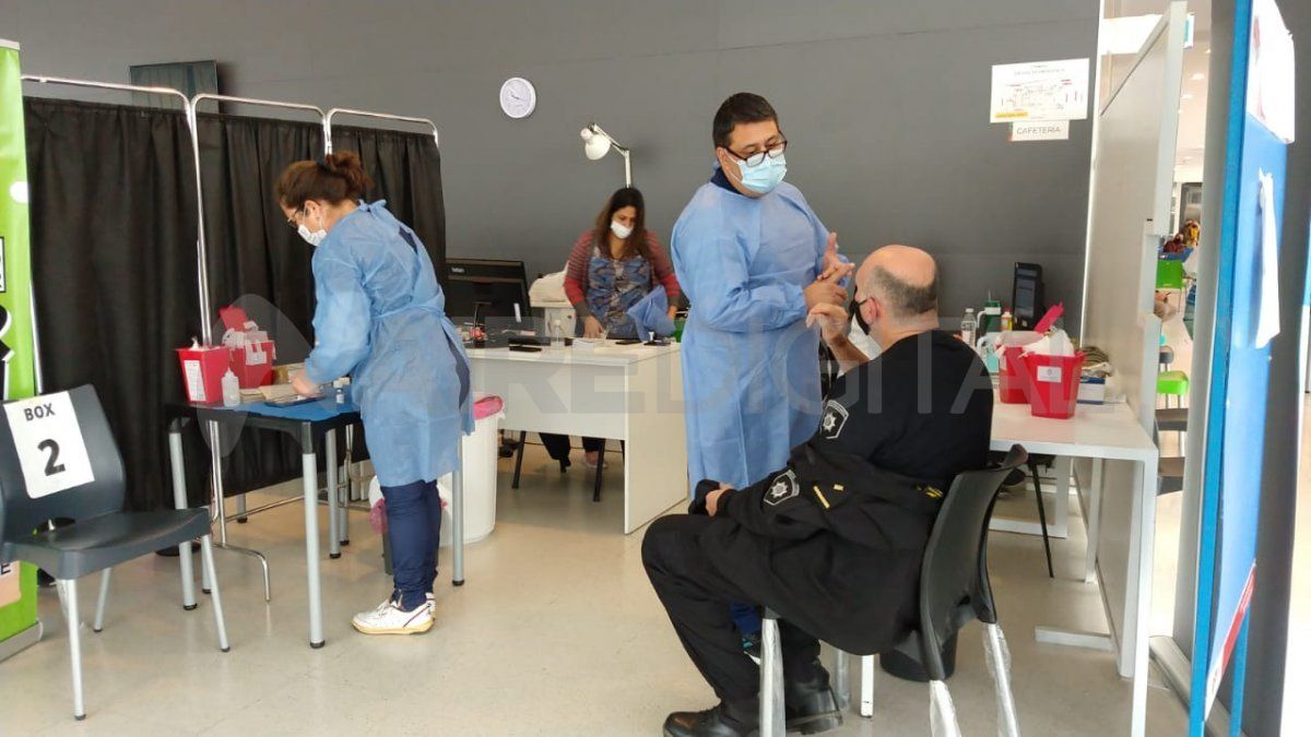 A partir de hoy se completará el esquema de vacunación a todo el personal policial de la provincia