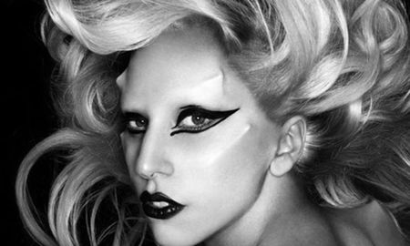 The Fame dio a Gaga la fama. Y Born this Way, la reputación. The Fame dio a Gaga la fama. Y Born this Way, la reputación.