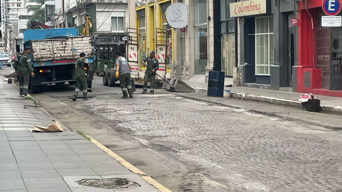 La línea 14 del transporte urbano cambia su recorrido por las obras en la calzada. La línea 14 del transporte urbano cambia su recorrido por las obras en la calzada.
