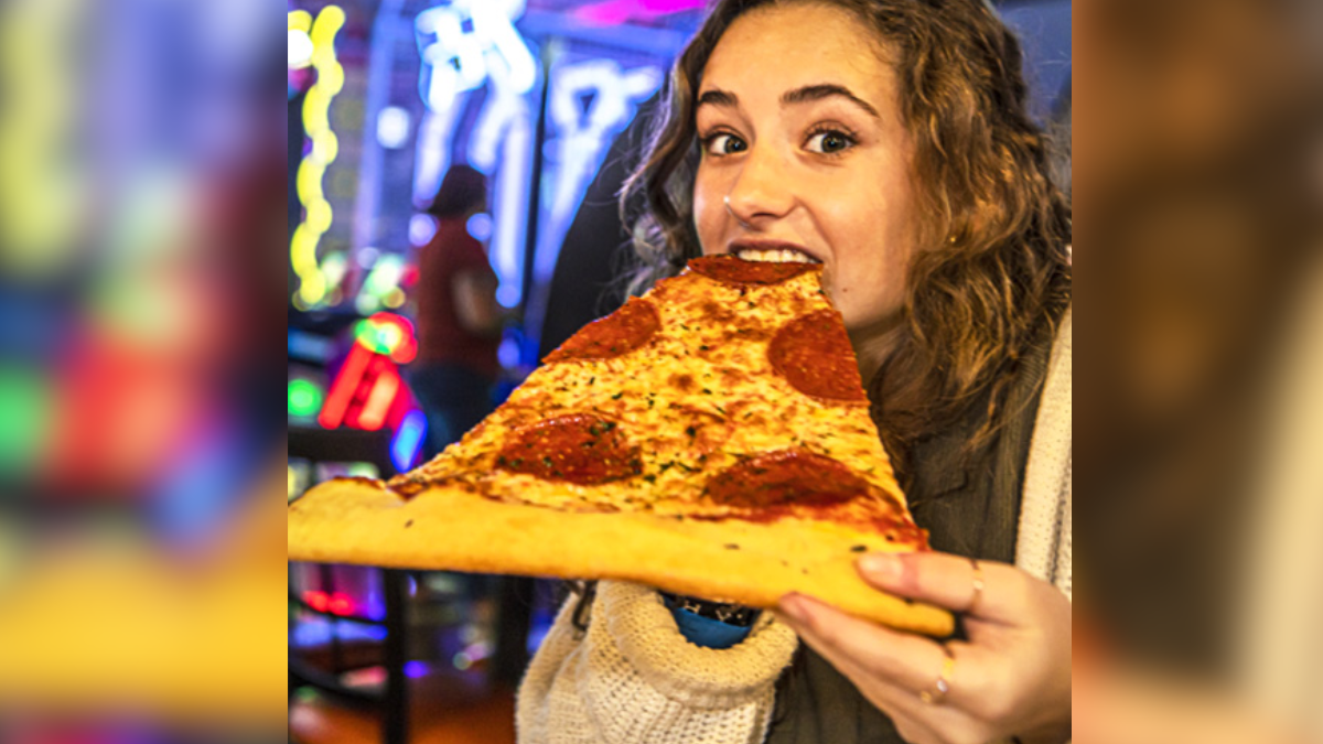 La pizza slice es la pizza que se vende en porciones.&nbsp;