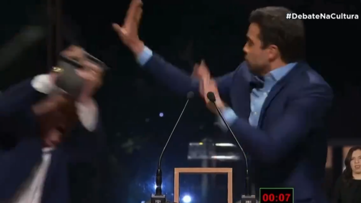 Durante un debate político en Brasil