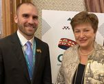 Martín Guzmán, ministro de Economía de Argentina, con Kristalina Georgieva, titular del FMI. Martín Guzmán, ministro de Economía de Argentina, con Kristalina Georgieva, titular del FMI.