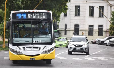 Todos los sectores que componen el indicador registraron bajas interanuales, encabezadas por el transporte de pasajeros. Todos los sectores que componen el indicador registraron bajas interanuales, encabezadas por el transporte de pasajeros.